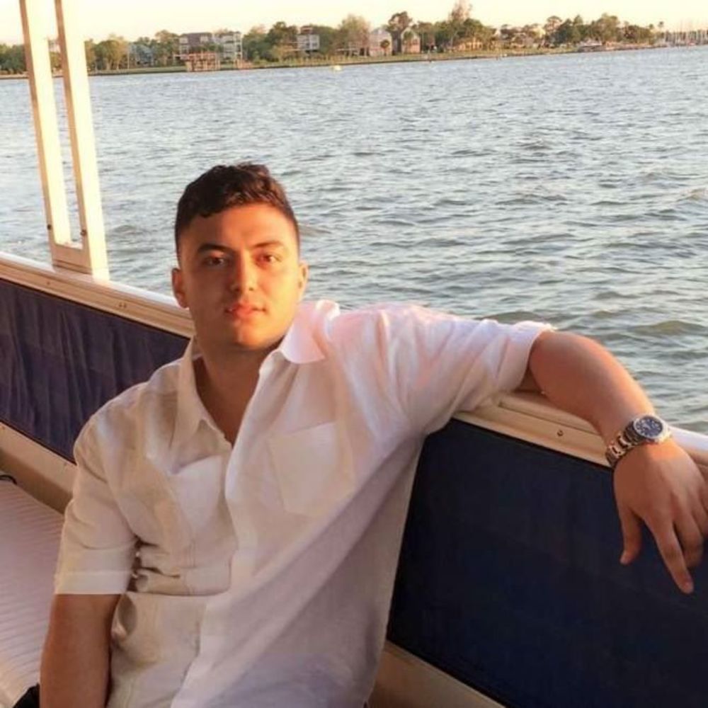 Meet your Posher, Raul